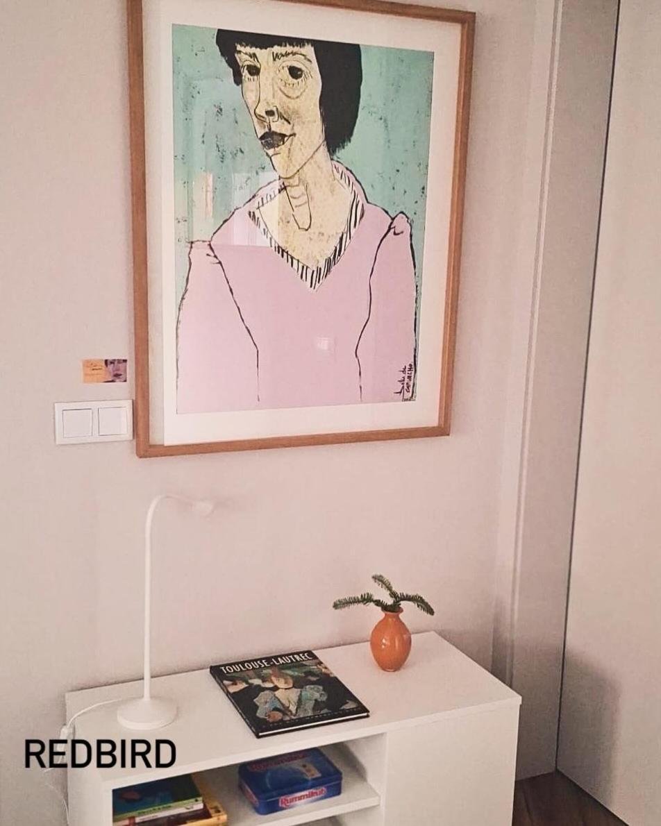 Three Little Birds -Redbird Apartment Guimaraes Luaran gambar
